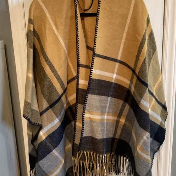 Lucky Belle Plaid Poncho - Picture 1 of 3